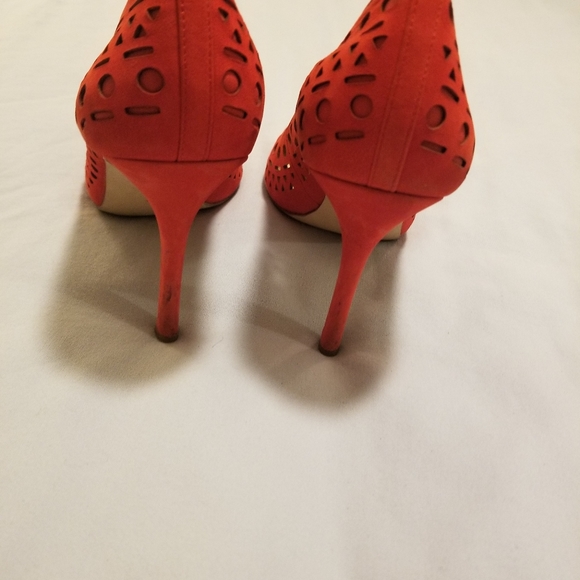Red shoes - Picture 3 of 6